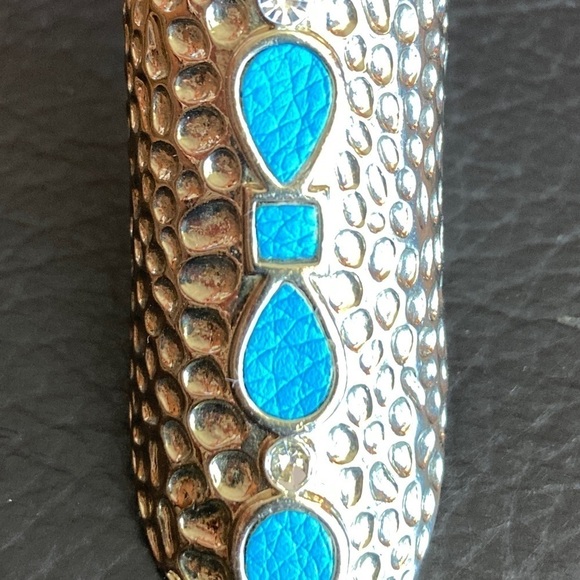 Woman’s Gold Tone and Leather Inserted Turquoise Coloured Pieces Finger Ring - Picture 2 of 5